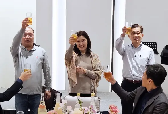 友士2024忘年會 董事長感謝同仁辛勤付出 祝福2025更美好